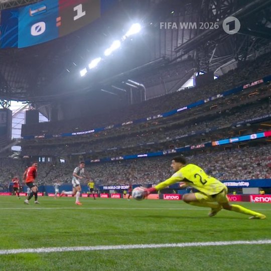 TouchlineX's tweet photo. 📸 - SCHOBEIR WITH AN INCREDIBLE SAVE HERE! https://t.co/w7Y5VuRQMO
