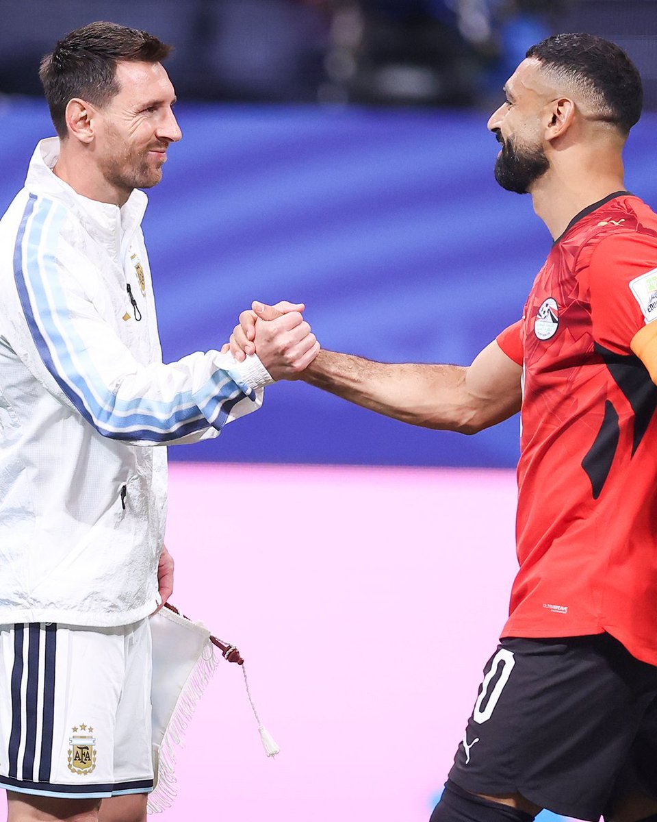 _dhakerhm_'s tweet photo. It all started with a smile.
Funny enough one of them will be eliminated today. Two country legends, respecto! Thanks for putting smiles on our faces ... ❤️ messi 🫡💐#FIFAWorldCup #WorldCup2026 #ArgentinaVsEgypt https://t.co/l37nlgw7mu