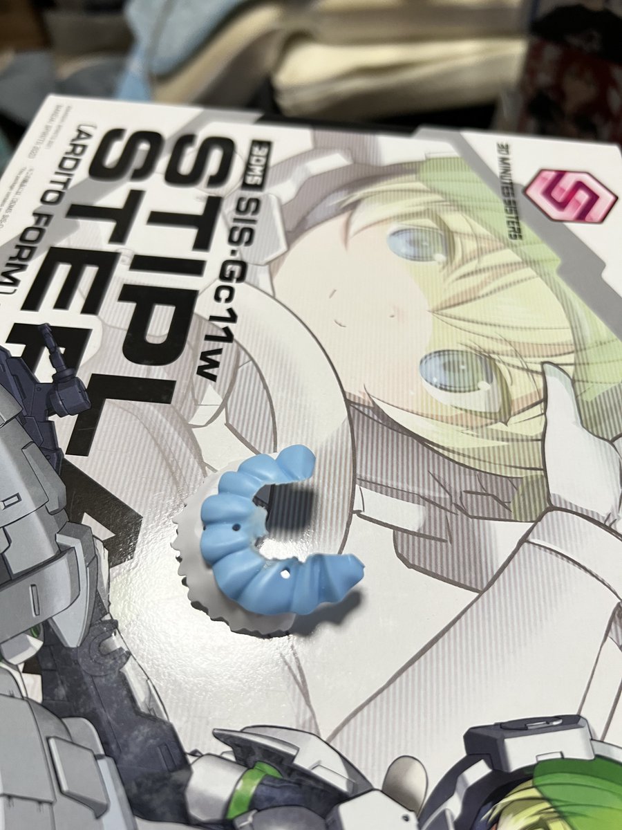 FOX40773514's tweet photo. #30MS だいたいパーツ揃ったかも。
リリネルとリシェッタ　フリージアのエンブレムを接着して魔猪のエンブレム！

ビヨンドスカートは貫通してしもうたので、プランBで。
リリネルスカートを基部とする。

‥だいたいパーツは揃ってきたなぁ。カラーリングはノープラン。。。 https://t.co/xarU5B77qt