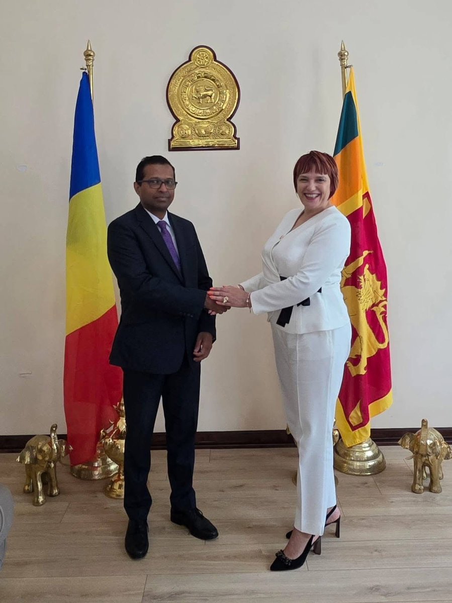 DeputatCDascalu's tweet photo. Am avut onoarea de a fi invitată oficial la Ambasada Republicii Democrate Socialiste Sri Lanka în România, unde am avut o întrevedere cu Excelența Sa, domnul Samantha Pathirana, Ambasadorul R.D.S. Sri Lanka în România.

În cadrul întâlnirii am discutat despre consolidarea relațiilor bilaterale dintre România și Sri Lanka, precum și despre identificarea unor noi oportunități de cooperare în domeniile parlamentar, economic, educațional și agricol.

Am abordat posibilitatea intensificării dialogului parlamentar prin organizarea unor vizite reciproce, schimburi de experiență între comisiile de specialitate și consolidarea Grupului parlamentar de prietenie România–Sri Lanka.

Un alt subiect important l-a constituit dezvoltarea cooperării economice și comerciale, dar și oportunitățile de colaborare dintre universitățile din cele două state, mobilități academice și proiecte comune în domeniul educației.

Îi mulțumesc Excelenței Sale, domnului Samantha Pathirana, pentru primirea călduroasă, dialogul deschis și disponibilitatea de a dezvolta relațiile de prietenie și cooperare dintre România și Republica Democrată Socialistă Sri Lanka.
Cred că dialogul și diplomația parlamentară sunt fundamentul unor parteneriate solide, capabile să genereze proiecte concrete în beneficiul cetățenilor ambelor state. 🇷🇴🤝🇱🇰