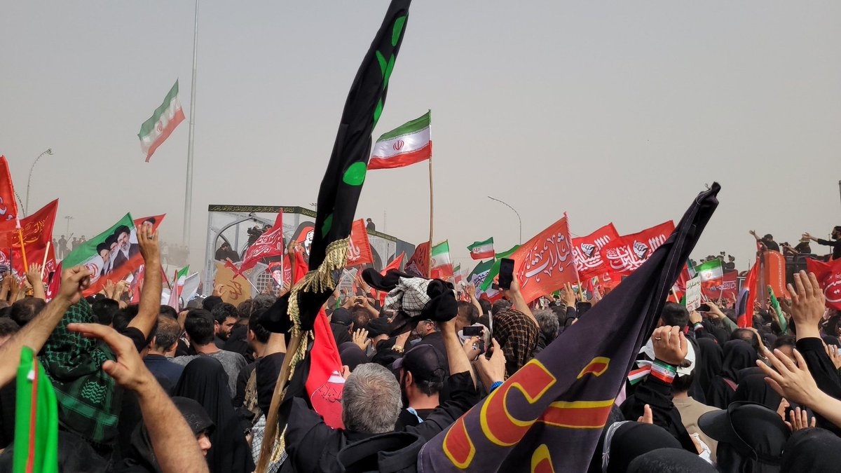 HadyMhmdy53102's tweet photo. حضور ۲۰ میلیونی، یعنی یک اراده‌ی ملی برای تداوم انقلاب. این اراده، هیچ گاه شکست نمی‌خورد. #باید_برخاست #رهبر_گام_دوم https://t.co/2pzttHJF6O