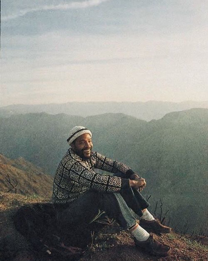 Passionweiss's tweet photo. Marvin Gaye photographed by Annie Leibovitz (1972) https://t.co/4kQ7Me44eL