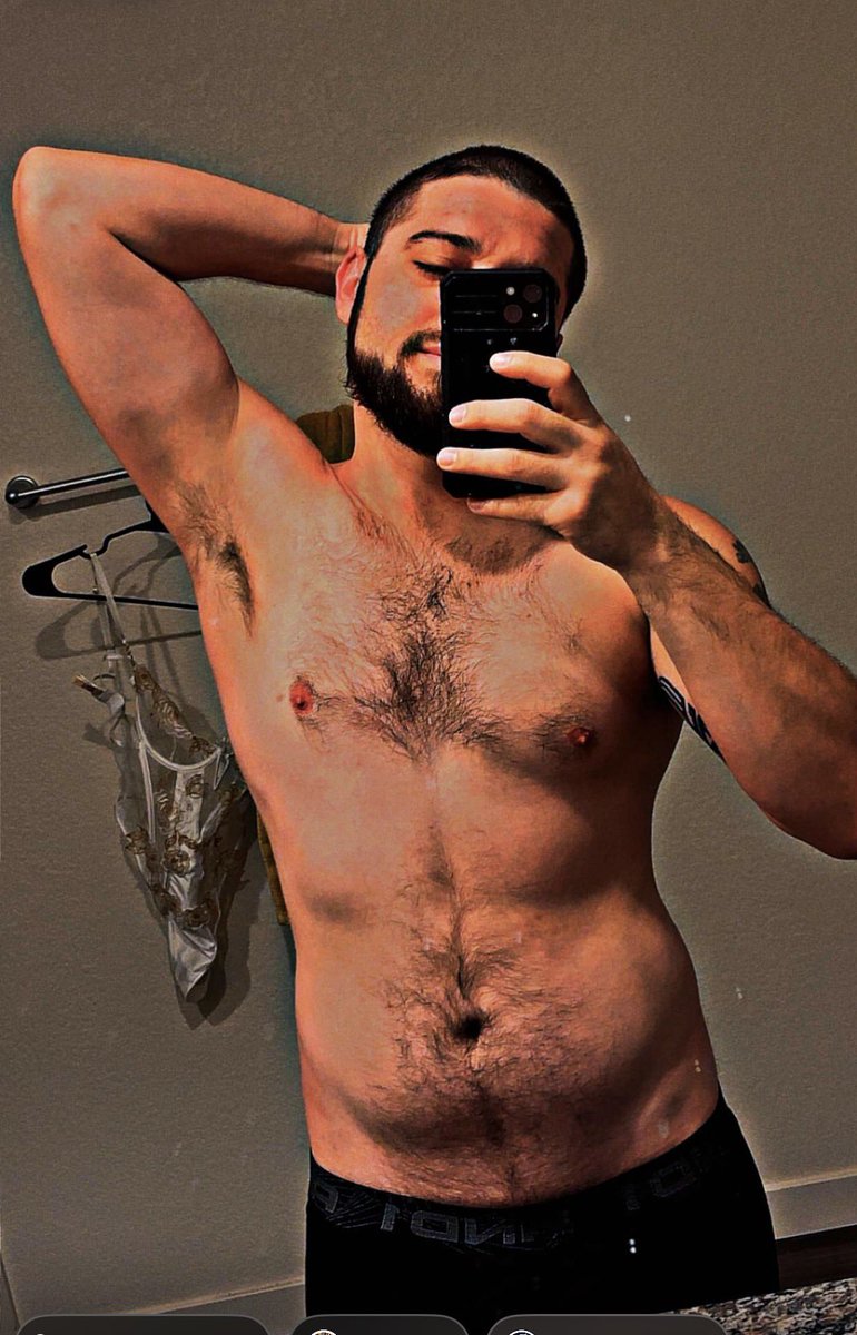 KYzaddy93's tweet photo. Today I’m 33, cancer ♋️ gang 7/7. Show me some love or send me a treat in the DM 🙃 https://t.co/sS19a2U0Y2