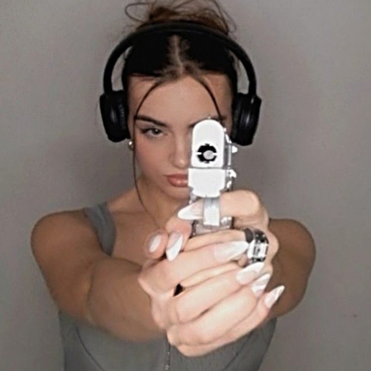 psyuttik's tweet photo. Gun to your head... explain your username https://t.co/d1DDNvZiPI