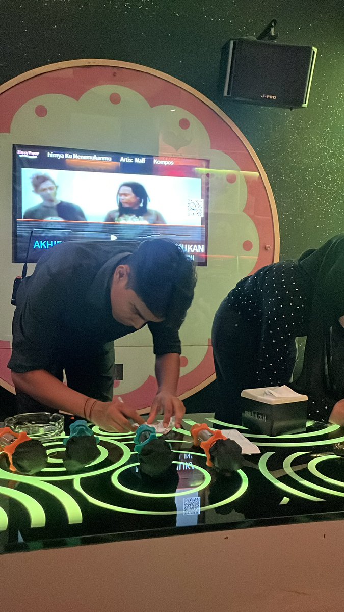 pajar suka makan tweet media