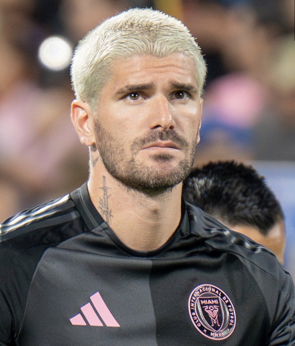 BetermoAlonso's tweet photo. No es serio el partido de este tipo, de lo peor que vi en mi vida, retírate https://t.co/cQzckutNdd