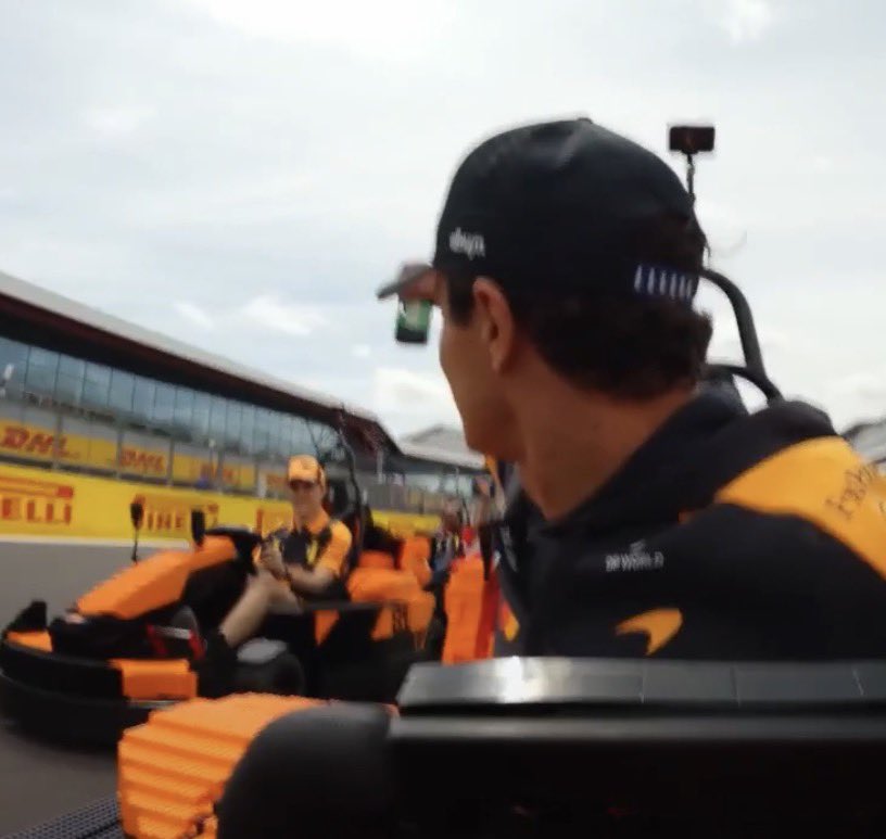 landoscarrera's tweet photo. Lando Norris imma need you to get that film developed NEOWWWWWWWWWW https://t.co/WjjeS730GJ