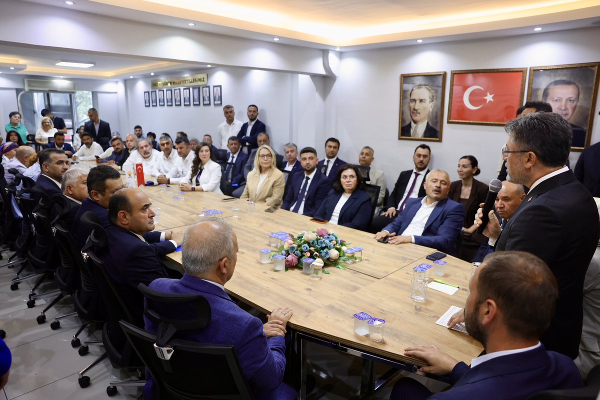 ibrahimyumakli's tweet photo. 🤝 AK Parti Sosyal Politikalar Başkanımız Sayın @drbetulsayan ile birlikte Muğla İl Başkanlığımızı ziyaret ederek kıymetli yol ve dava arkadaşlarımızla bir araya geldik.

✨ Bizim en büyük gücümüz; aramızdaki kardeşlik bağı, samimiyetimiz ve sarsılmaz birlik beraberliğimizdir.

🫂 Bir gönül seferberliğiyle Muğla’mızın her bir ferdine ulaşmaya, kalplere dokunmaya devam edeceğiz.

Bizleri muhabbetle ağırlayan İl Başkanımız Sayın @CengzhanGungor ve kıymetli teşkilat mensuplarımıza yürekten teşekkür ediyorum.