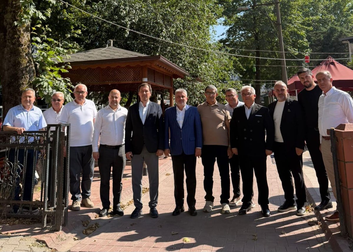 inegol_akparti's tweet photo. İlçe Başkanımız Sn. Mustafa Durmuş, Milletvekilimiz Sn. Ayhan Salman; meclis ve yönetim kurulu üyelerimiz, mahalle başkanımız ve mahalle muhtarımız ile birlikte Yeniceköy Mahallemizde yürütülen çalışmaları yerinde incelemelerde bulundular.

#AKİnegöl https://t.co/Ute1Z77UiY