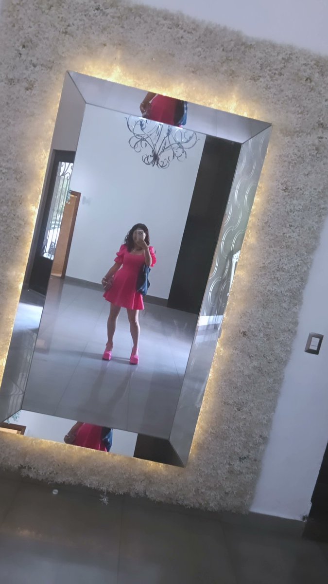 Effatthyma_'s tweet photo. La mejor amiga de mi hija me dijo que parezco Barbie 🩷 https://t.co/i2pLaZXG3b