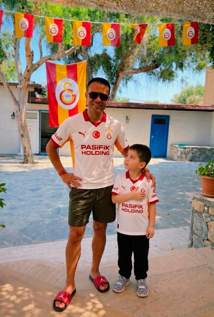 dincerazaphangs's tweet photo. Metin Oktay ruhu 💛❤️ #iyiki https://t.co/bYEji7CaGR
