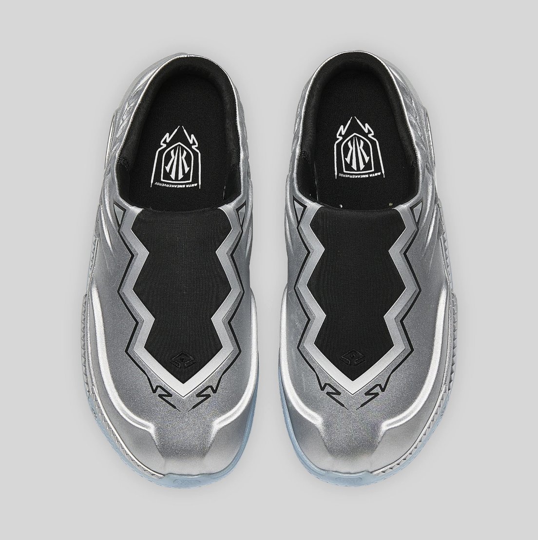 SOLELINKS's tweet photo. Ad: ANTA KAI 2 Mules ‘Silver/Black’ dropped via ANTA US => https://t.co/J58xGNUpw4 https://t.co/eAMAcs58Ew