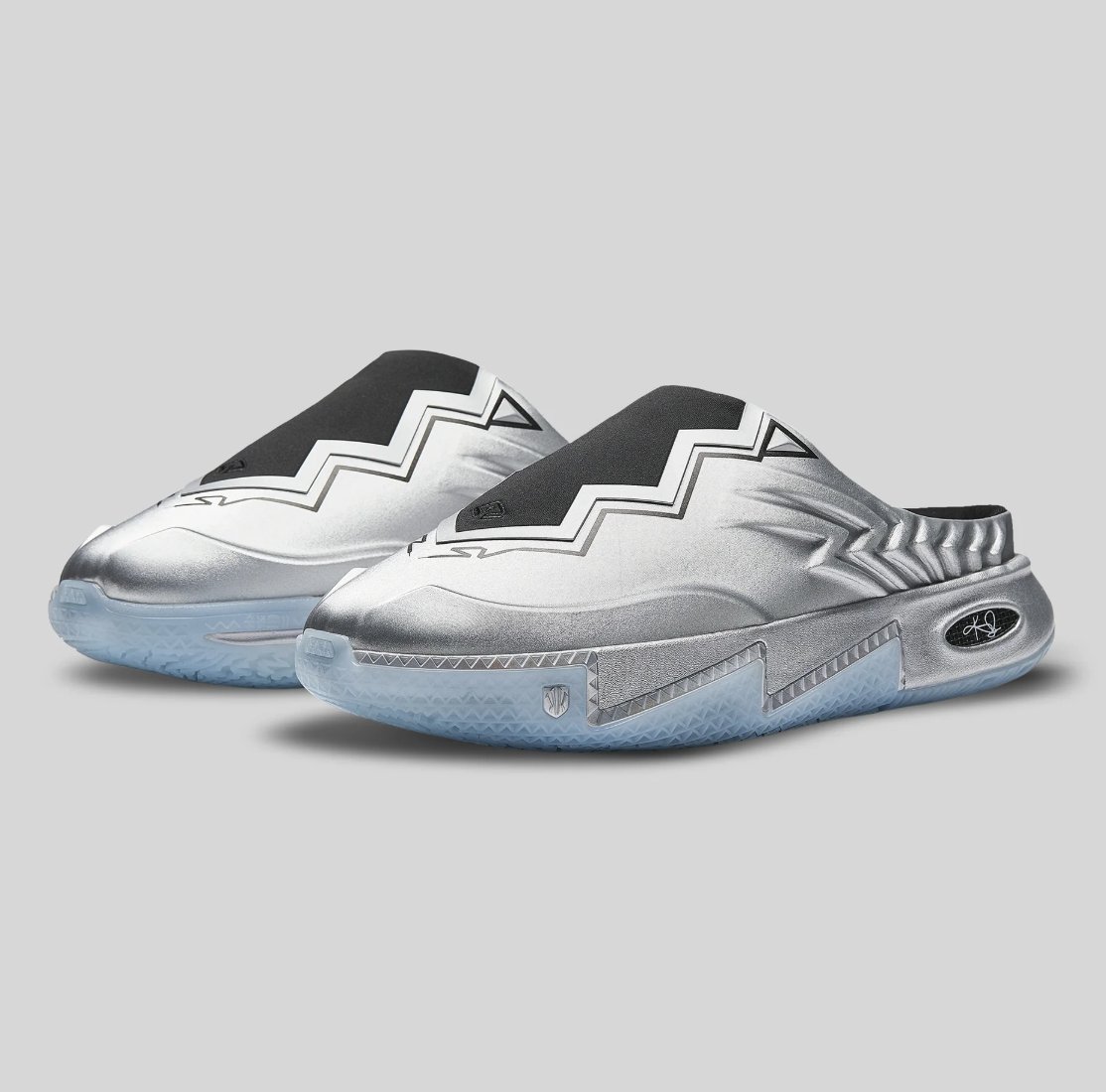 SOLELINKS's tweet photo. Ad: ANTA KAI 2 Mules ‘Silver/Black’ dropped via ANTA US => https://t.co/J58xGNUpw4 https://t.co/eAMAcs58Ew