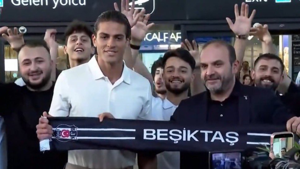 ertansuzgun's tweet photo. ✅ Beşiktaş’ın yeni transferi Doğan Alemdar, İstanbul’da. https://t.co/5ReMMnwOpg