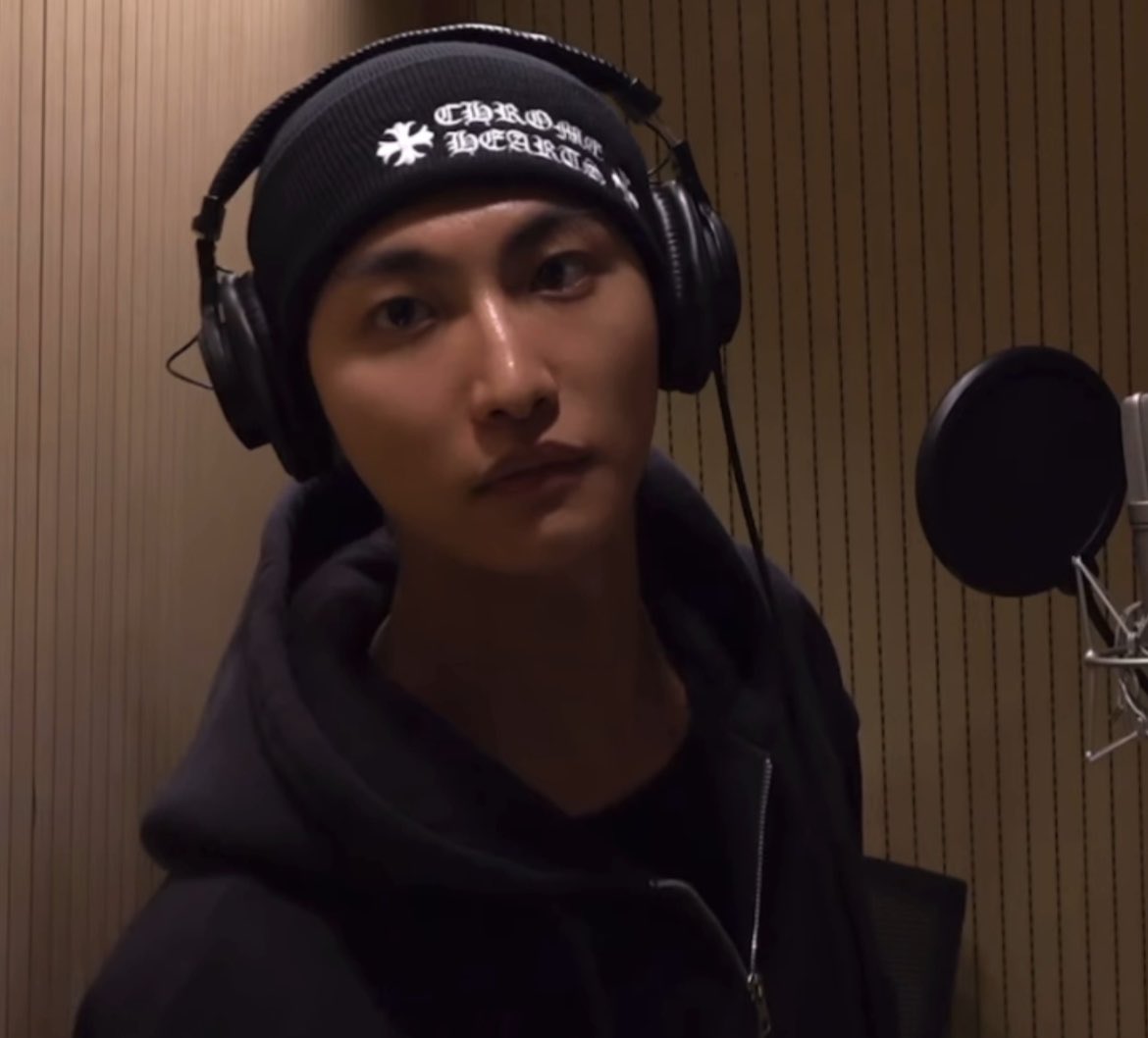 randomr22's tweet photo. A beautiful precious pretty bareface https://t.co/vHaiRVddqR