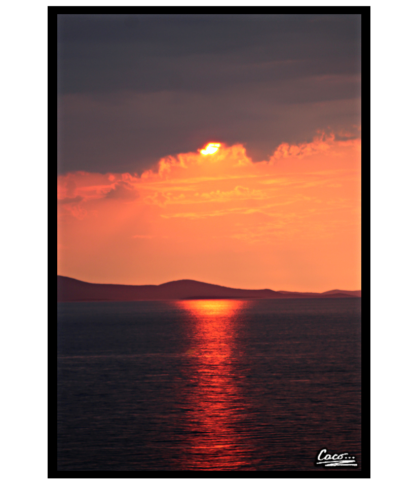 caco_darkage's tweet photo. The end of another day at sea
#nature #naturephotograpy #sea #sunset #endoftheday #seasurface #landscapephotography #landscape https://t.co/DlJeJrEfLp