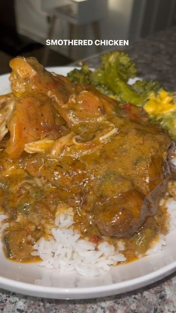 bossbabejass's tweet photo. Smothered Chicken 😍 https://t.co/T5SPv30SCH