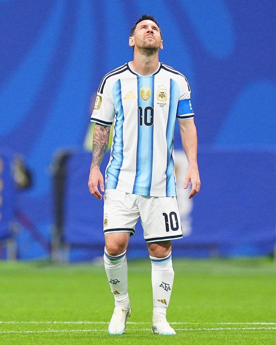 CBSSportsGolazo's tweet photo. Lionel Messi is the first player in World Cup history to miss two penalties at a World Cup tournament 🤯🇦🇷 https://t.co/kuAE0tmFQP