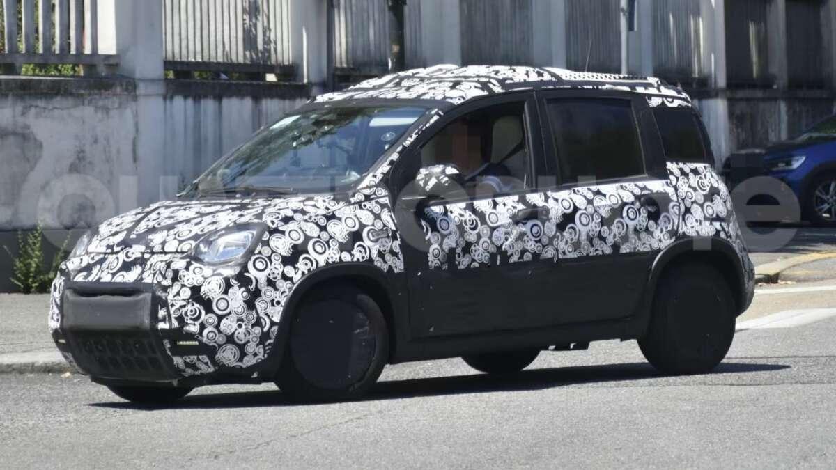 autotypos's tweet photo. Το νέο Autobianchi θα βγει και με μαλακή οροφή; (Νέες φωτογραφίες) https://t.co/47Y1f26LYC https://t.co/8XoBJGC32m