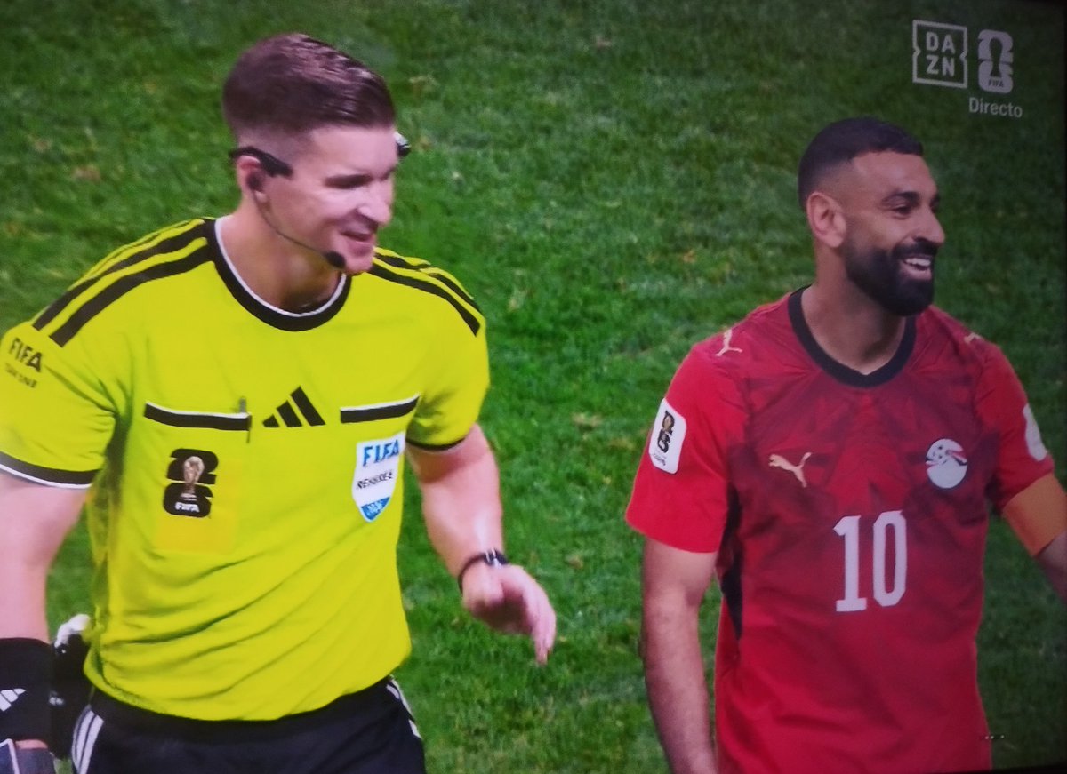 JokerLaporta's tweet photo. La risa de Mohamed Salah por todo lo que está pitando a favor de Argentina lo dice todo jsjssjkssjsks 🤣🤣🤣🤣🤣🤣

Sabe que Egipto se va a ir de Estados Unidos hasta sin calzoncillos porque Infantino ni permitirá que Messi quede eliminado en octavos. https://t.co/nREO4haBoE