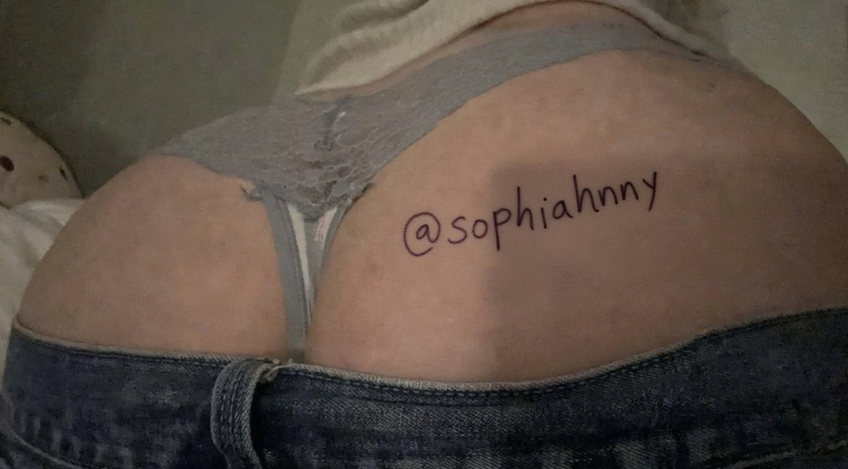Sophiahnny's tweet photo. Honestly, would you put your dick inside me without condom?❣️

♡︎/⟳ if u wanna be moots ₍ᐢ. .ᐢ₎

#nsfw #nsfwtwtًً  #slut #ass #bbc #bwc #dick #of #wet #pussy https://t.co/85gKW8OPaj