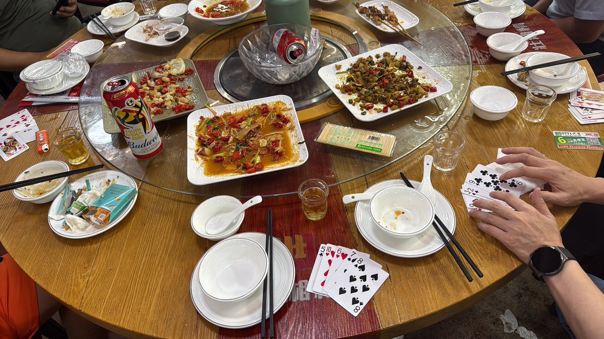 daweis8211's tweet photo. 我真的是服了…推上就是一帮演技拙劣的骗子和一帮不满现状又不会分辨对象优劣的傻女人…笑死我了😝 https://t.co/BJgdr886ZU