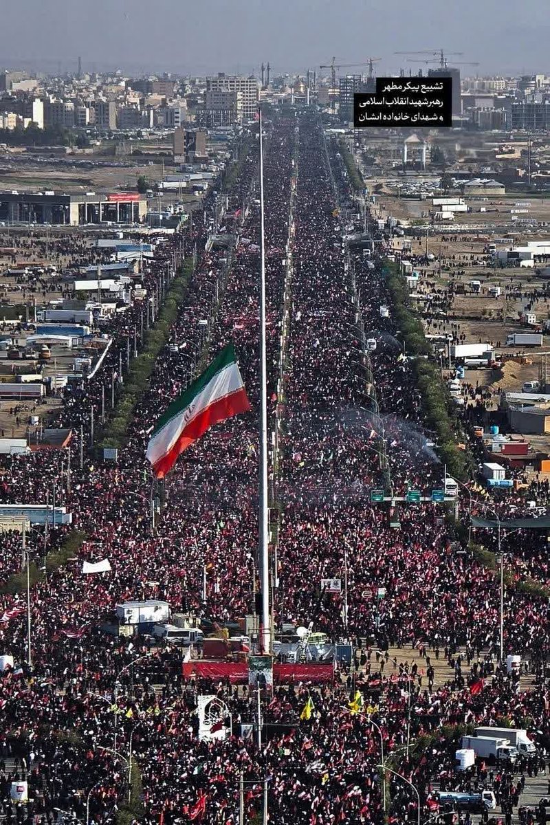 Gholamian8's tweet photo. اقیانوس بی کران ملت ایران
#لبيك_يا_خامنه_ای‌ 
#لبيك_سيد_مجتبى 
#مرگ_بر_آمریکا 
#مرگ_بر_اسرائیل
#مرگ_بر_منافق https://t.co/6NuUppDu6Z