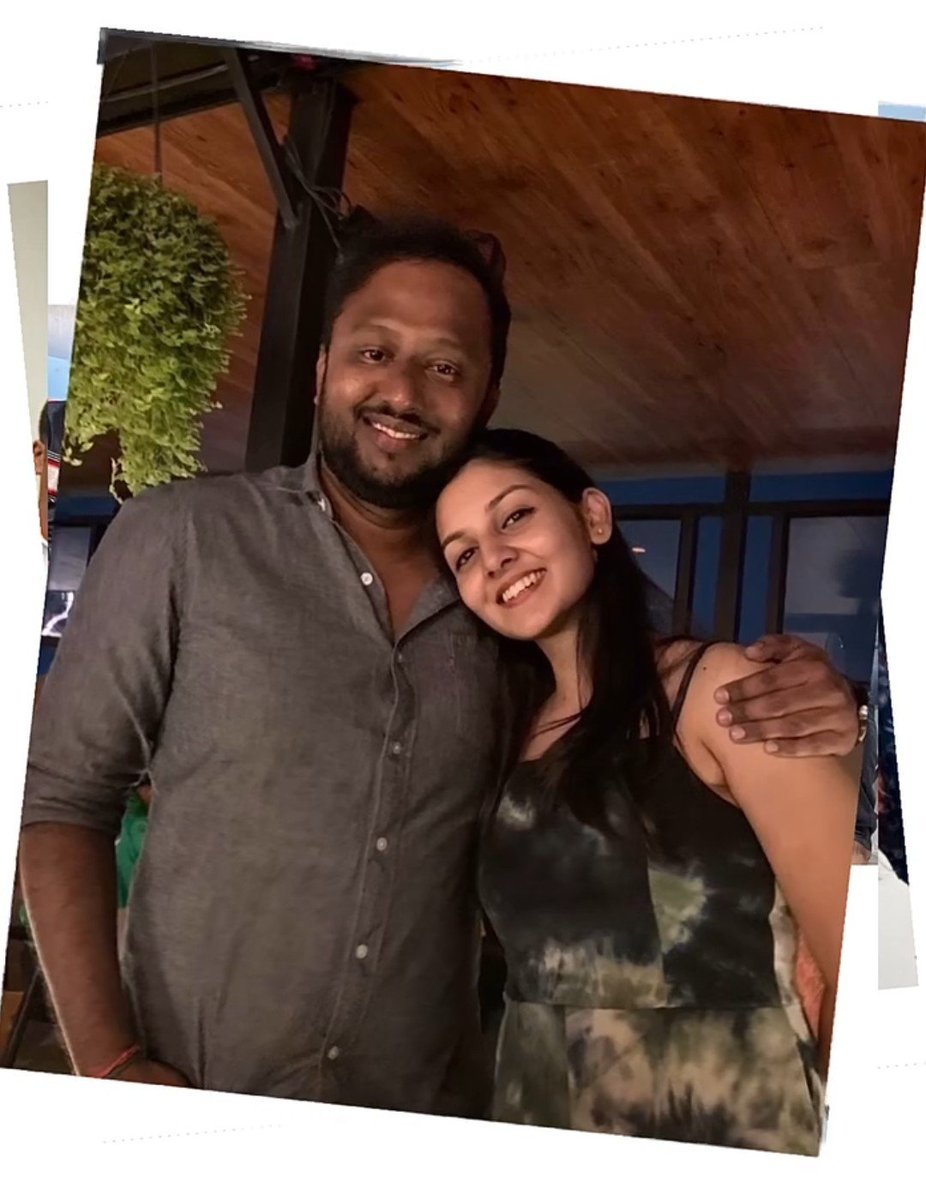 KuttyNaai_'s tweet photo. CM's Private Secretary Jagadish with Avantika kanagaraj... 

oh, இவங்க லாம் ஒரு Gang ah? 😳 https://t.co/uz32jtK5oq
