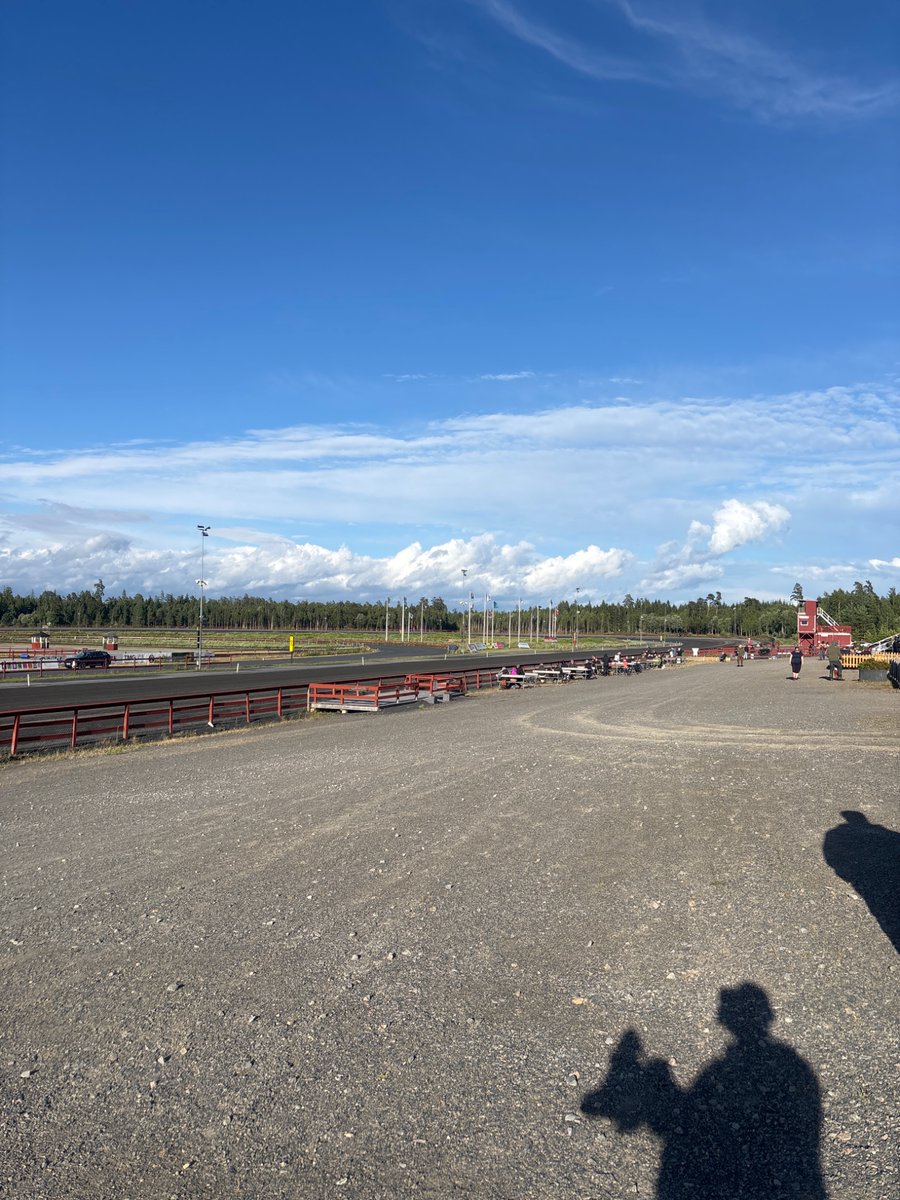 HampusBergwall's tweet photo. Då ska semesterkassan fyllas på! @TingsrydTrav  🐎 https://t.co/Z6i0BIRCbL