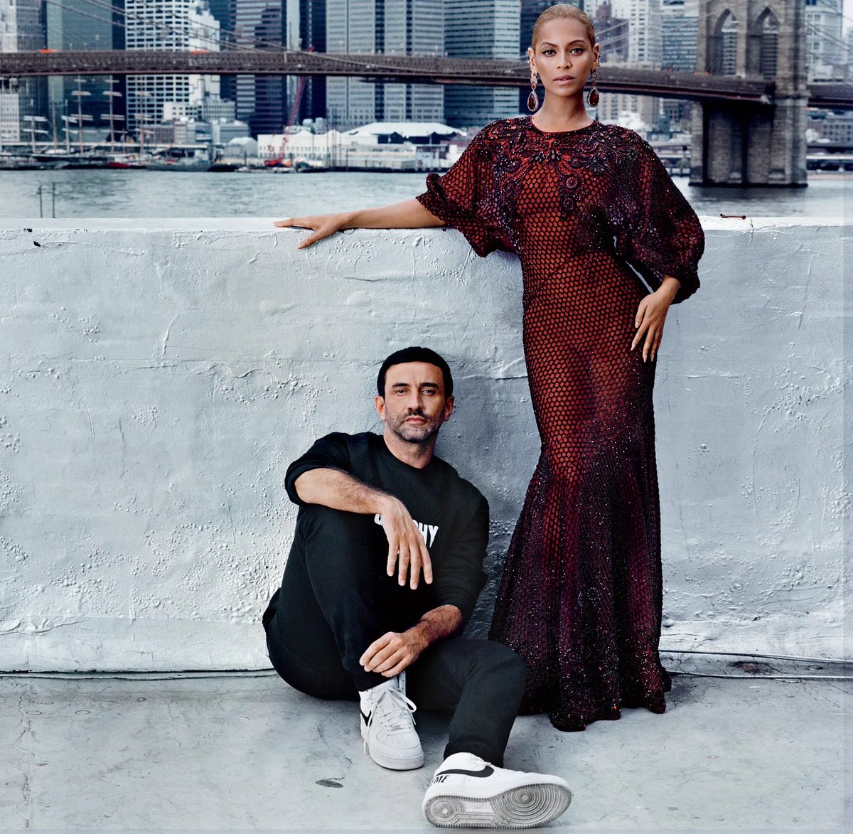 lousrequiem's tweet photo. Beyoncè for vogue 2015 https://t.co/dSXMmPYtlx