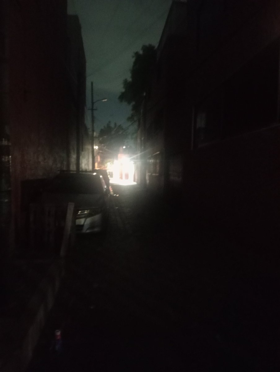 FernandaMohar's tweet photo. @BJAlcaldia @AccionesBJ @LuisMendozaBJ  dice CFE que ellos no pueden hacer nada que les corresponde a ustedes, nos pueden apoyar en calle xocotitla esquina con San Felipe @CFE_Contigo https://t.co/CGeG1hfzsH