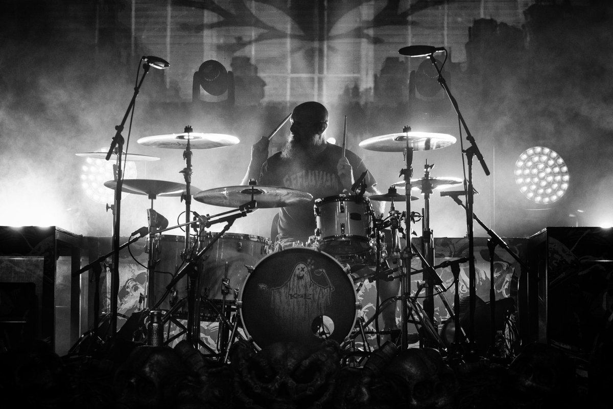 kseofficial's tweet photo. Our first-ever appearance at the legendary @mkemetalfest was as a headliner this year. We played the Eagles Ballroom, a beautiful domed ceiling space that began hosting concerts, boxing matches, and events in 1927. We saw so many friends, old and new, and our dressing room looked out onto the abandoned pool—an attraction for all who play The Rave/Eagles Club in Milwaukee!  📸: @manalivecreative