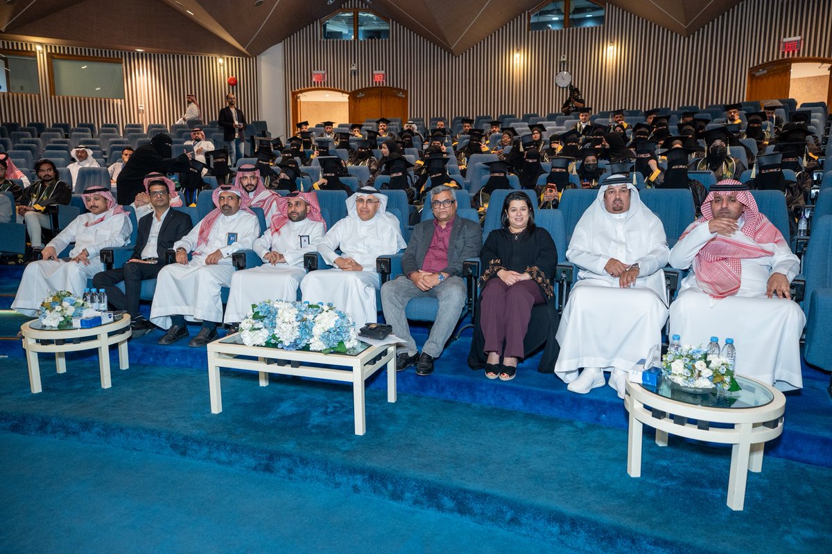 AsharqiaChamber's tweet photo. استضافت غرفة الشرقية اليوم حفل تخريج نجوم شركة لاند مارك، بحضور أمين عام الغرفة عبدالرحمن الوابل، ومدير عام فرع صندوق الموارد البشرية "هدف" عبدالعزيز اليوسف.
كما حضر الحفل الرئيس التنفيذي للشركة في السعودية سبرامانيان فيدابوري، والرئيس التنفيذي للشؤون الإدارية عبدالرحمن الدوسري https://t.co/8j7AdoCvBy