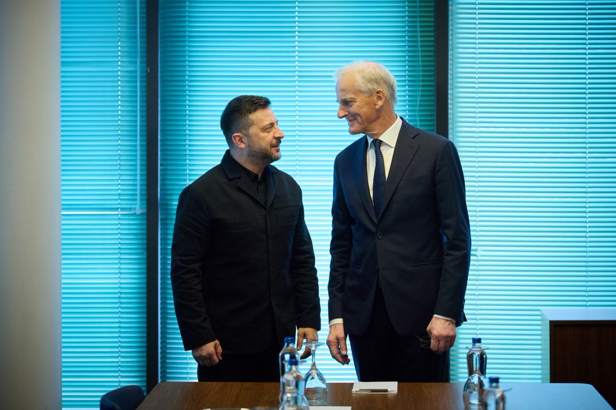Maks_NAFO_FELLA's tweet photo. 🇳🇴🇺🇦 Zelensky: Met with Norwegian Prime Minister. We discussed in detail solutions that will help strengthen the protection of our skies and Norway's participation in gas procurement. 

We paid attention to joint defense production, financing of Ukrainian military technologies, and work on the Drone Deal.