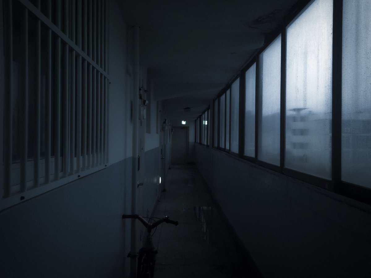 mitsuiro_light's tweet photo. Lost in the blue https://t.co/vM5zkOd2aR