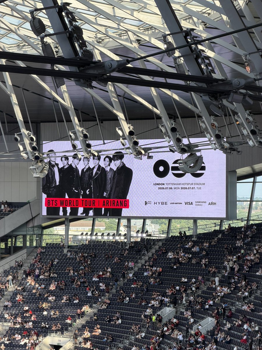 yunkifantwt's tweet photo. 런던 공연 화이또〰️ https://t.co/IN8aE8rxGa