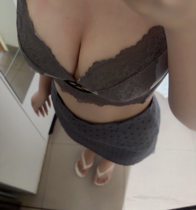 thaisdoni's tweet photo. 你们都是怎么约的能不能教教我啊 

每天一个人呆在房间好无聊啊  

不约聊聊色色也可以呀 啊啊啊 https://t.co/xhT8WWG4AO