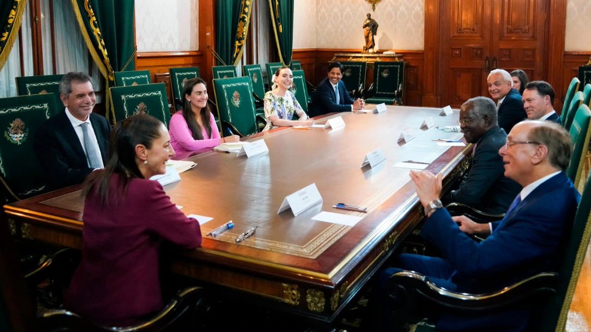 scamann's tweet photo. @New_Epoch_Shift @CepnikMaciej @BeataWojna @ludwikapaleta ¿Cómo puedes sentirte bien si estás apoyando a la puta presidenta sionista de Claudia Sheinbaum quien prefirió reunirse TRES VECES con el financiero sionista Larry Fink antes que hacerlo con los familiares de desaparecidos en México? https://t.co/jHkXvCKwPw