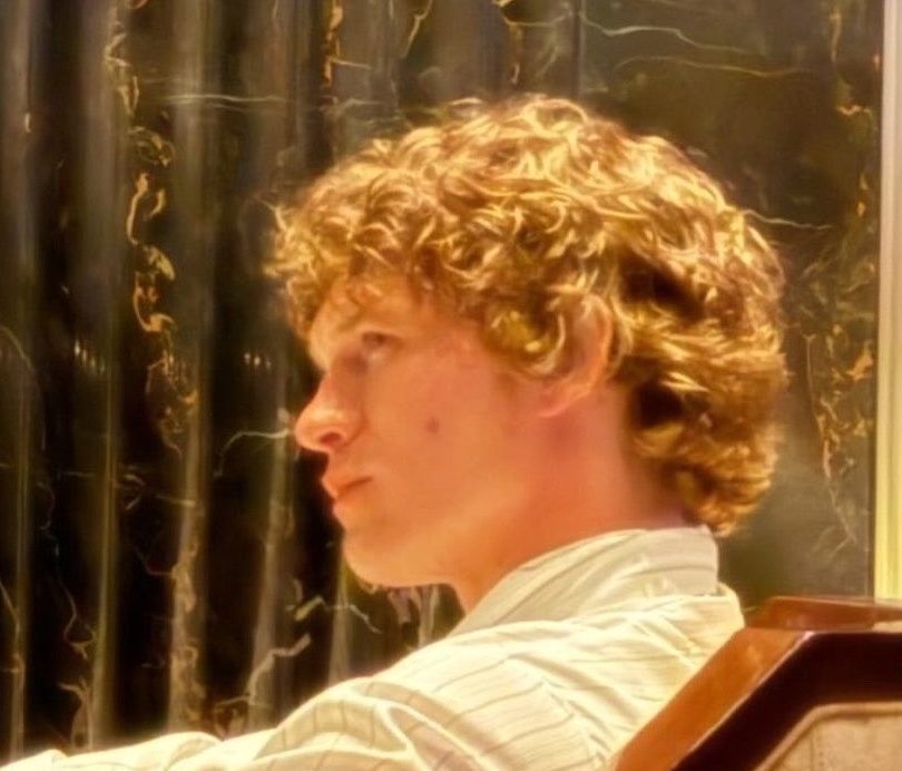 loverrytay's tweet photo. connor and his perfect golden locks https://t.co/yYqWlfDiyZ