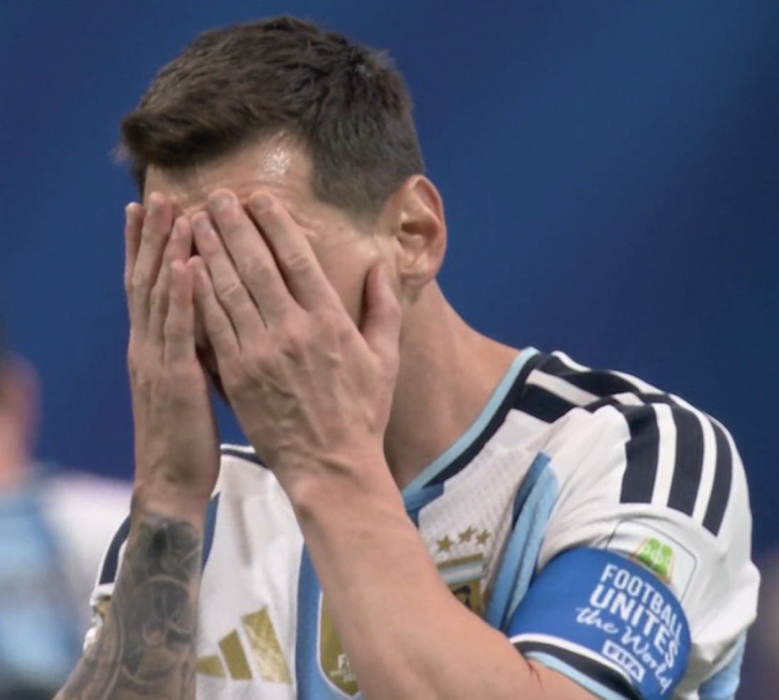 john322226's tweet photo. Na only penalty Ronaldo Dey score don Dey hide he face after he miss penalty 😂😂

If e easy, you for score am na https://t.co/kwgAIMynas