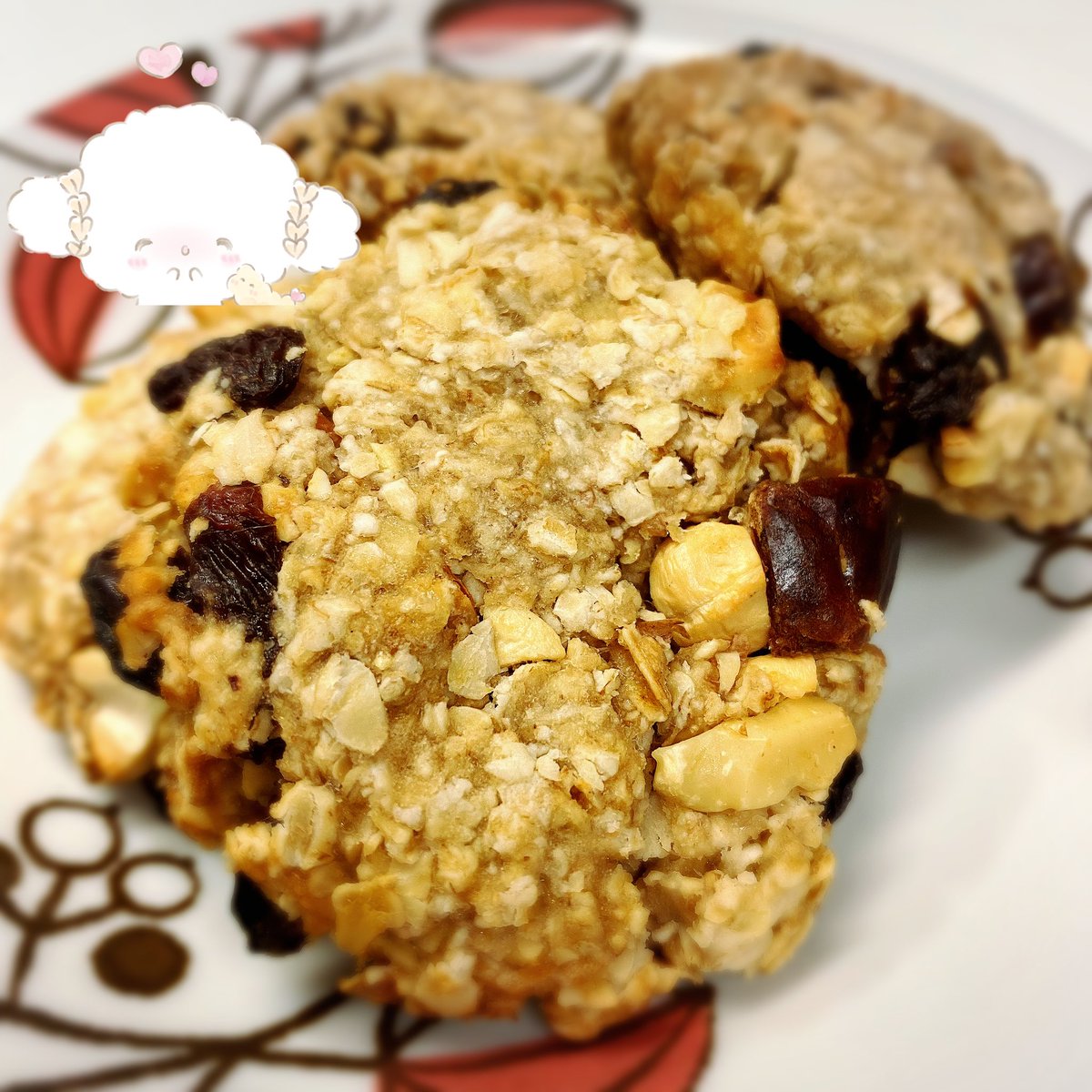 ychaaannn_'s tweet photo. 今日はオートミールクッキー🍪作り配信！
ナッツ🥜、レーズン、だいすきなデーツも入れました🫶✨

作り方もアドバイスい���だきながら👩‍🍳🥣
無事成功しました✌️

次は米粉パン作るよーーー！🥐
見てくださったみなさまありがとうございます😊🫶💖 https://t.co/h4ZvhgOKKI