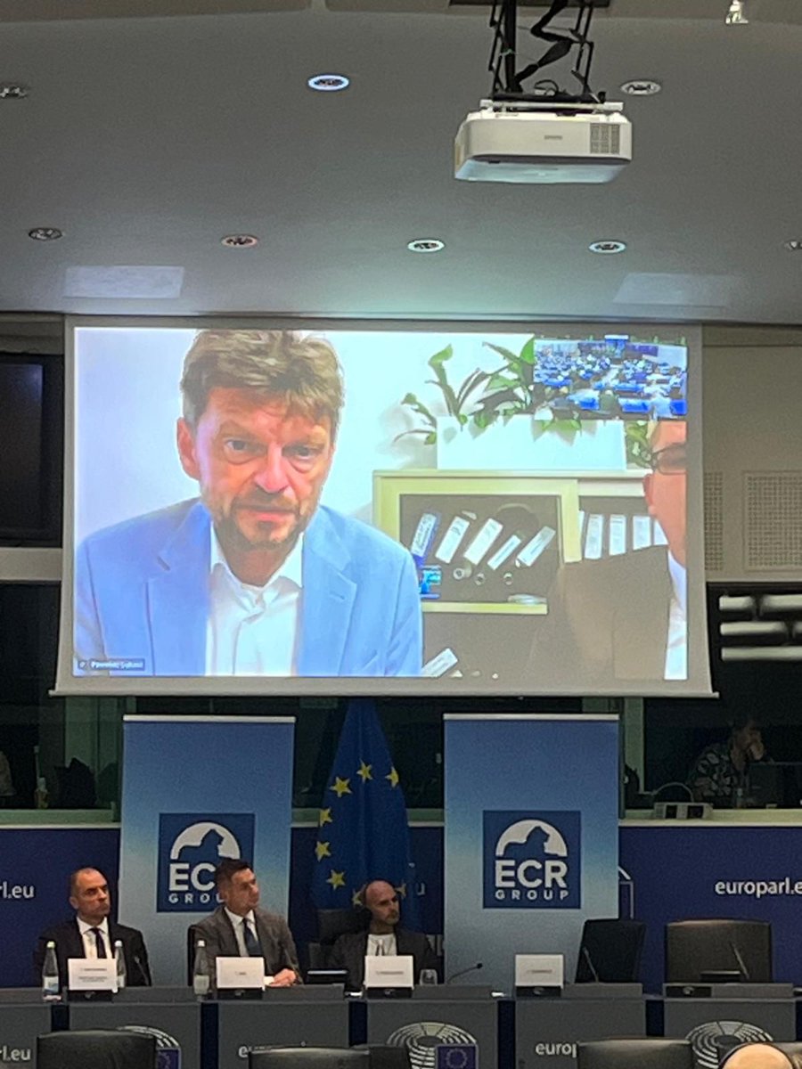 michalkarnowski's tweet photo. PILNE. News @Kanal_TAK.  Leszek Kraskowski @LKraskowski  właśnie przemawia w Parlamencie Europejskim! Mówi o prześladowaniach jakich doświadczył w Polsce za zdemaskowanie potężnego kumpla premiera. https://t.co/xJTjE3Te9u