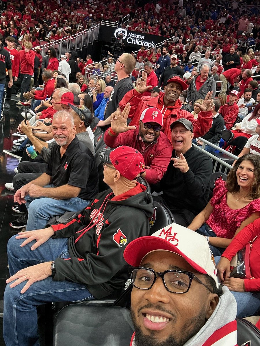 terrymeiners's tweet photo. Congratulations @spidadmitchell on your @cavs deal 🏅

It’ll always be @GoCards fam ❤️ https://t.co/kfhTSVDRmr