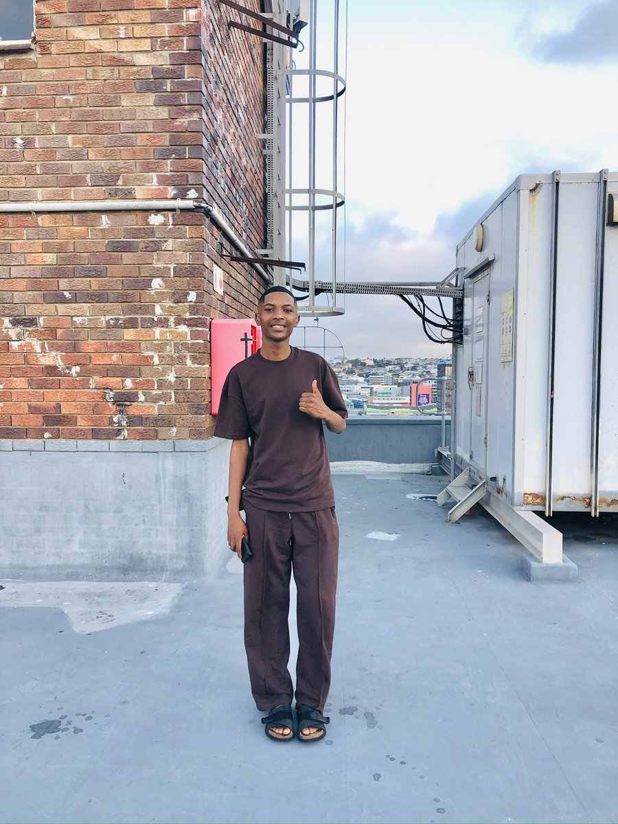 Liso_Ntunze's tweet photo. 🍂🤎🤎 https://t.co/xWBmKkml4k