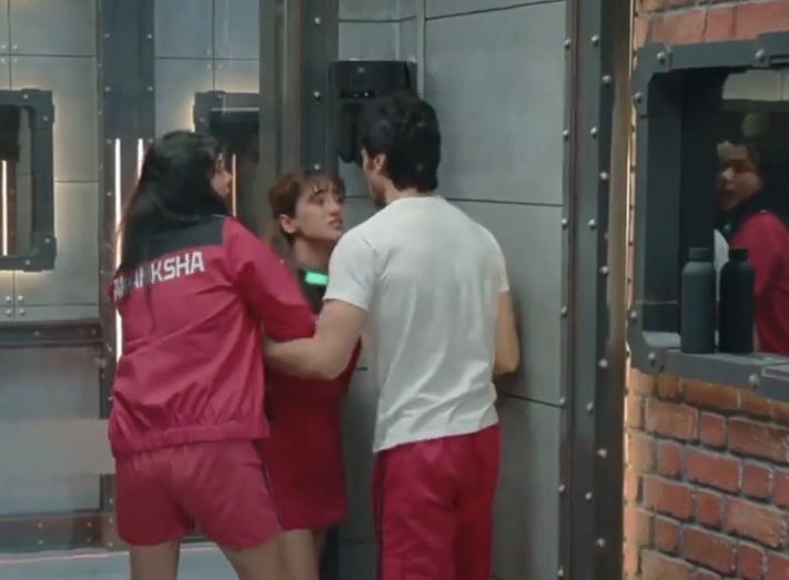 espressshoe's tweet photo. the “aapko meri kasam” gang https://t.co/pOYrUhotdd