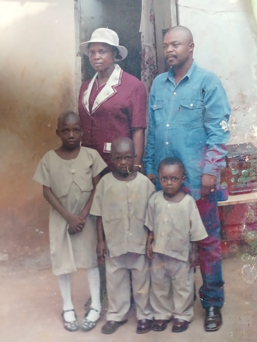 bobbybrainy's tweet photo. All we have left are memories. 
I miss you mum. 
I miss you more Dad https://t.co/hBlfPyx9Ot
