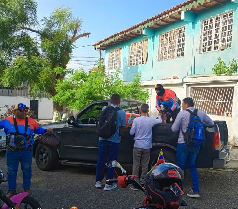 Lolitorre092's tweet photo. Seguimos trabajando y recorriendo el municipio #Veroes
#JuntosSomosMasFuertes
Un mensaje de amor, esperanza, oportunidad y el abrazo solidario en tiempos difíciles...
Quieres ser parte de esta historia??? https://t.co/gAvsaAKrXm