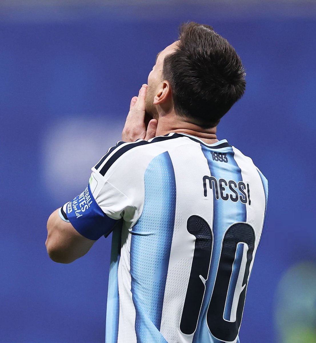 WeAreMessi's tweet photo. HT: Argentina 0-1 Egypt

We still have 45 mins left to turn this around! https://t.co/DJ7qYZL0zN