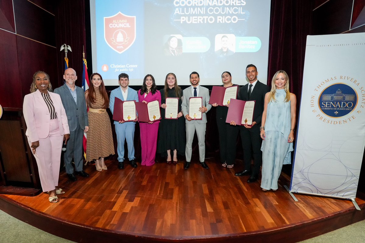 trschatz51's tweet photo. Graduación Clase 2026 del Programa de Liderazgo Político del Christian Center for Public Life en el Capitolio.

Felicito a Coral Maysonet, David Ginorio, Christian De Pablo, Henry Jiménez y Ana Santiago.
Junto a los senadores Joanne Rodríguez y Ángel Toledo. https://t.co/gdndOeY9UV