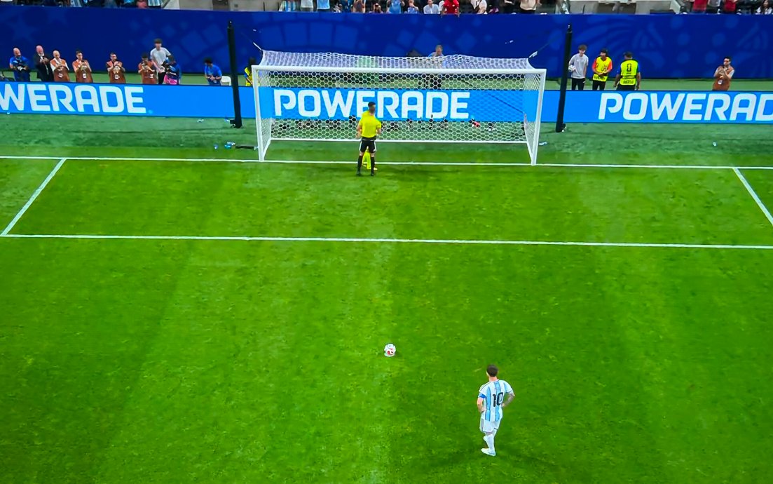 diegoalejocm's tweet photo. Prendes el televisor para ver un partido de Argentina cualquier día del año.

Lo primero que ves: https://t.co/zjQ3hfsxRJ